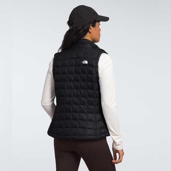 The North Face Women's Black Puffer Vest - Picture 4 of 11